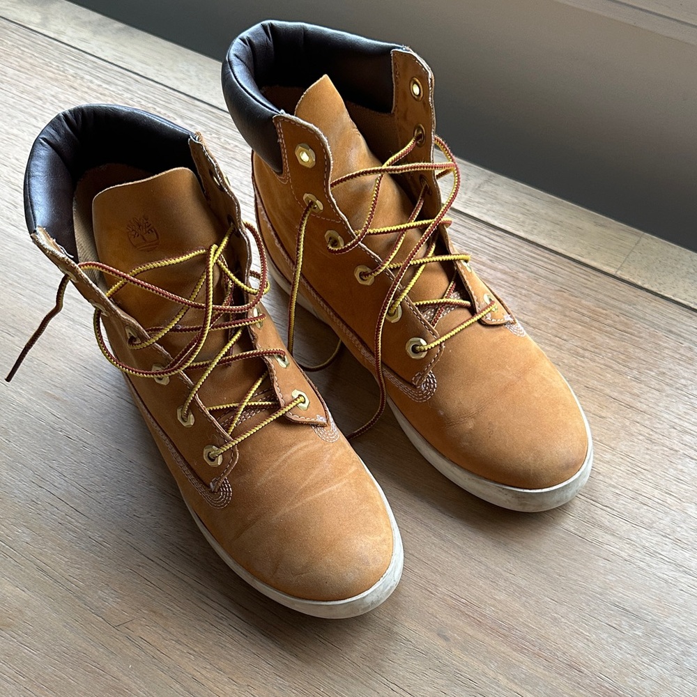 Timberland  Tan Leather Boots
